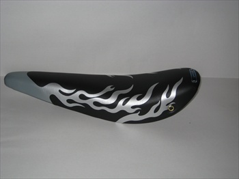 Black banana seat with silver flames